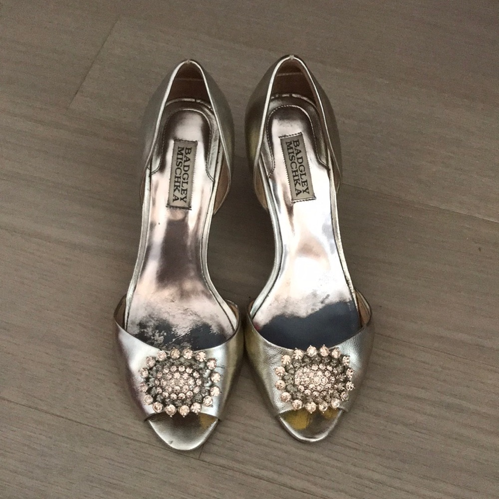 Badgley Mischka 8.5 gold leather sole shoes